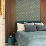 Domus Luigi Leone 2 Bed & Breakfast Napels