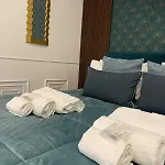 Domus Luigi Leone 2 Bed & Breakfast 3*