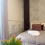 Domus Luigi Leone 2 Bed & Breakfast 3*