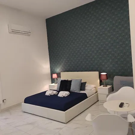 Domus Luigi Leone 2 * Nápoles