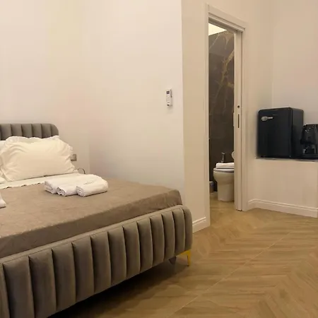 Domus Luigi Leone 2 3* Neapel