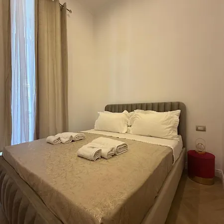 Domus Luigi Leone 2 فندق مبيت وإفطار نابولي