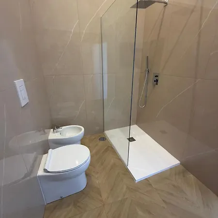 Domus Luigi Leone 2 Bed & Breakfast