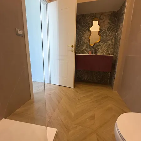 Domus Luigi Leone 2 نابولي