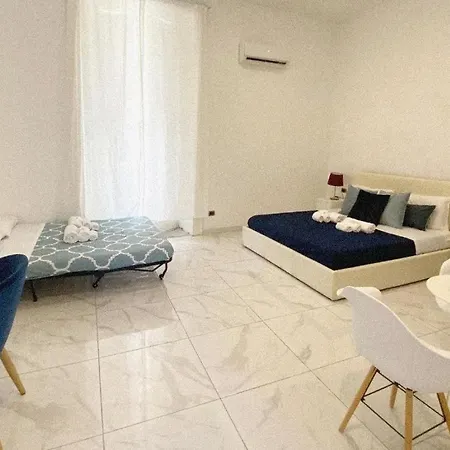 Domus Luigi Leone 2 Naples