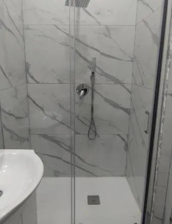 Bed and Breakfast Domus Luigi Leone 2 3*