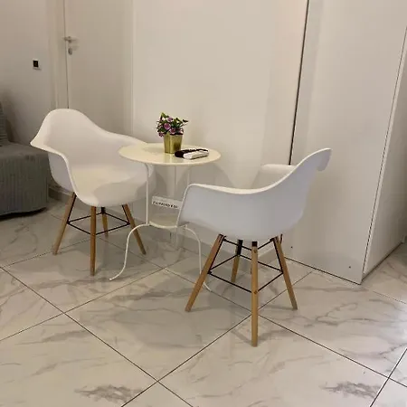 Domus Luigi Leone 2 3* Νάπολη