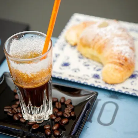 Bed and Breakfast Domus Luigi Leone 2 Νάπολη