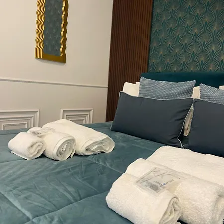 Domus Luigi Leone 2 ベッド・アンド・ブレックファスト 3*