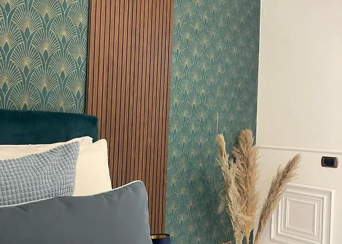 Domus Luigi Leone 2 Bed and Breakfast Νάπολη