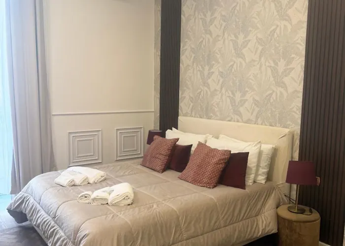 Domus Luigi Leone 2 Bed and Breakfast 3*